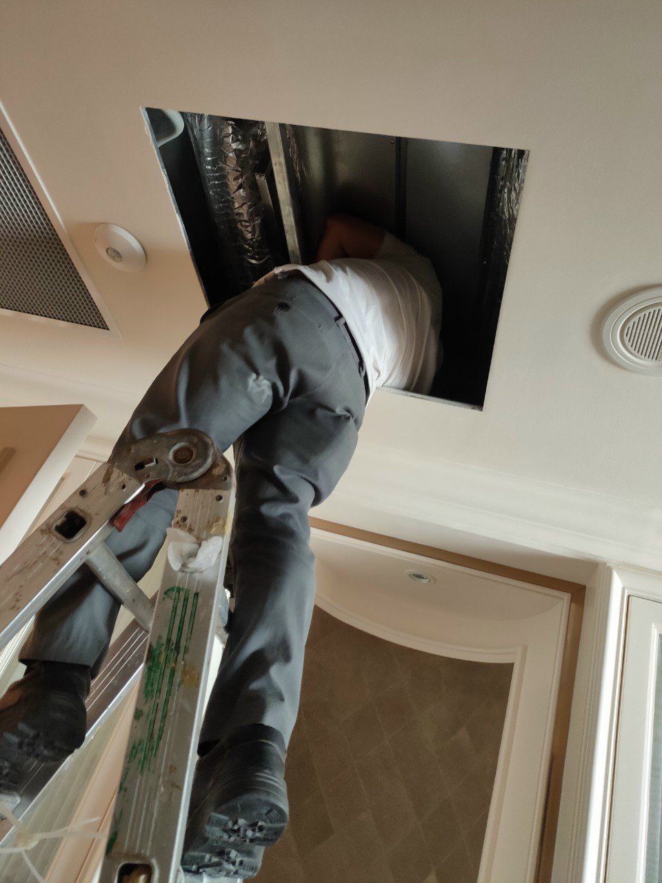 lắp đặt hệ thống điều hòa máy lạnh âm trần