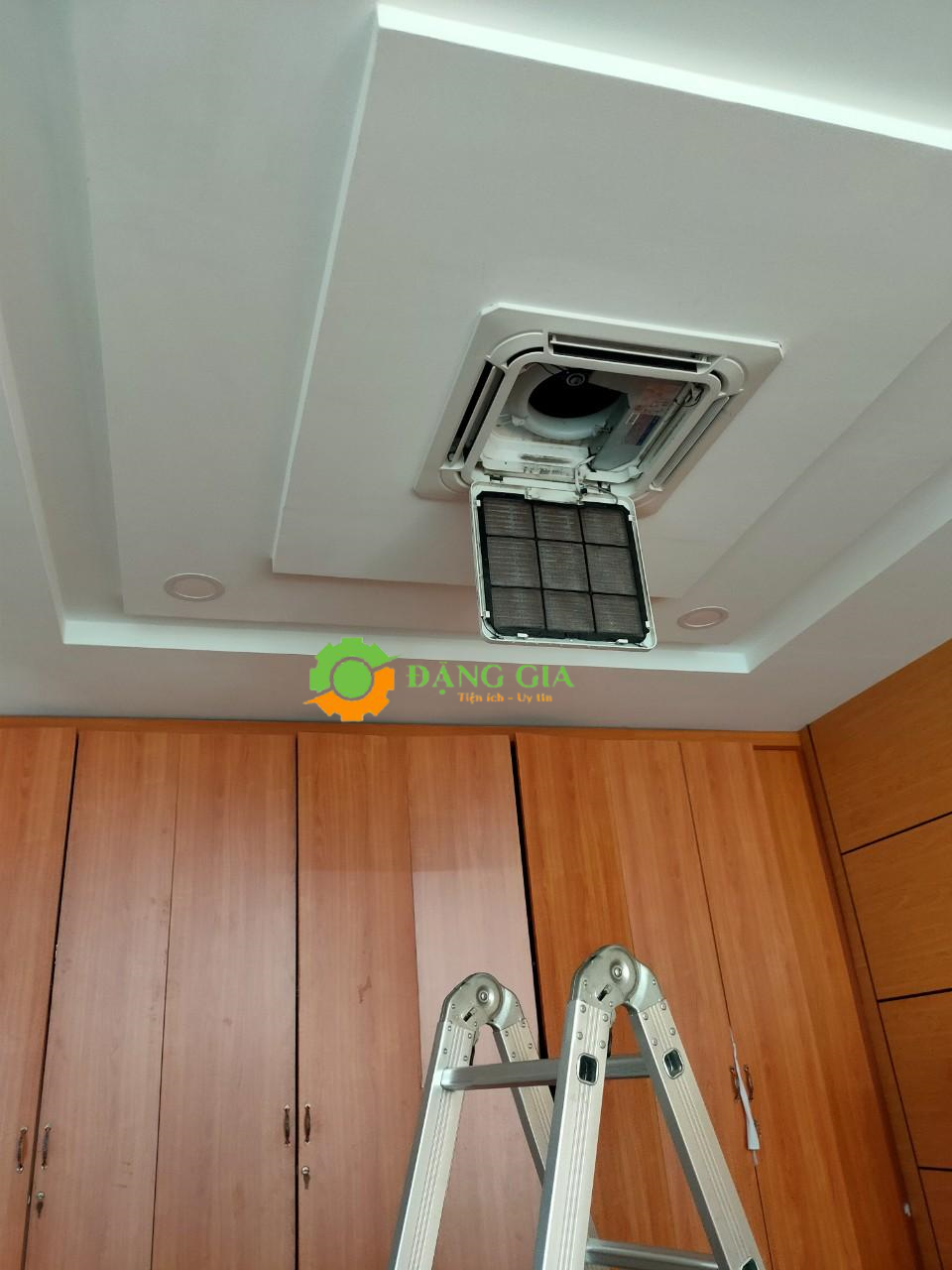 sửa chữa máy lạnh tại bình thạnh