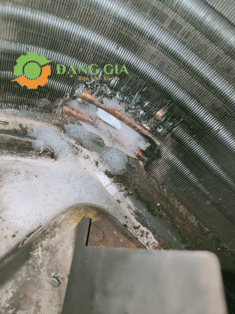 vệ sinh máy lạnh tại nhà