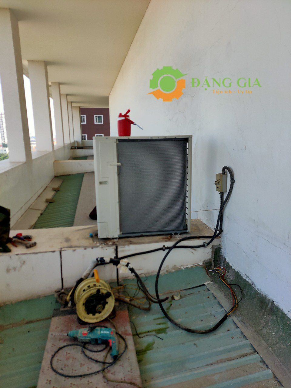 sửa chữa máy lạnh treo tường