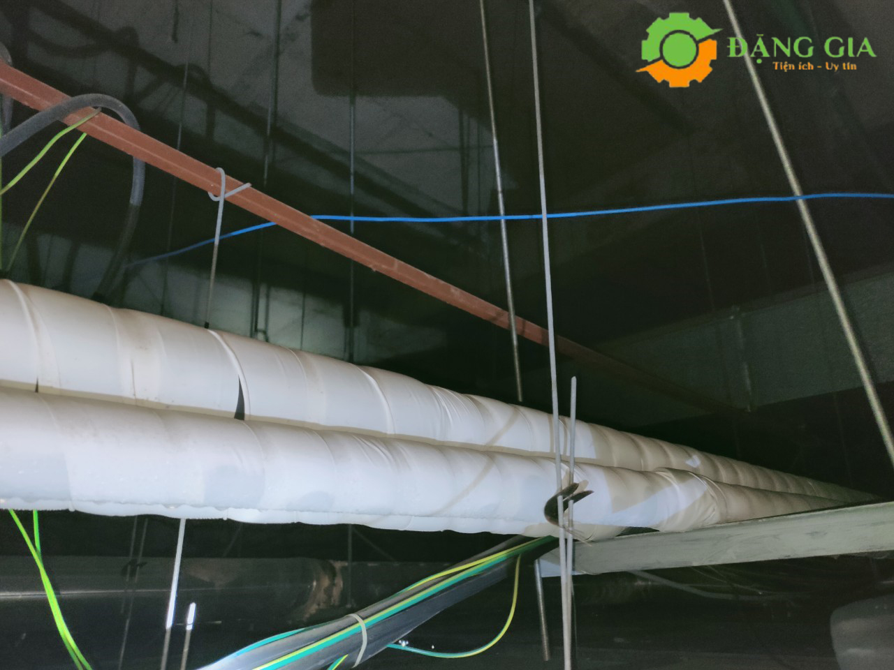 đường đi dây điều hòa âm trần