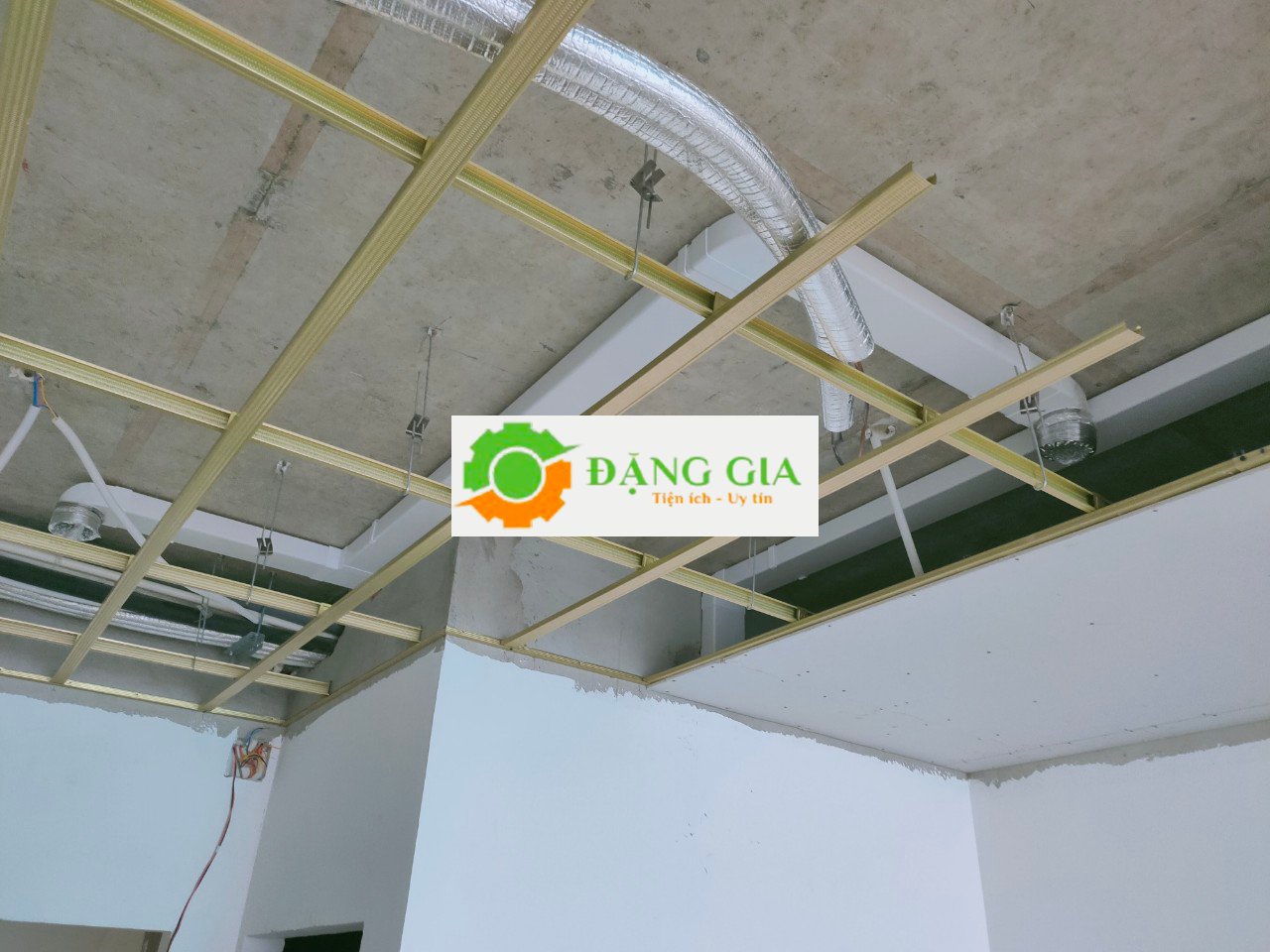 thợ sửa chữa máy lạnh Hóc Môn