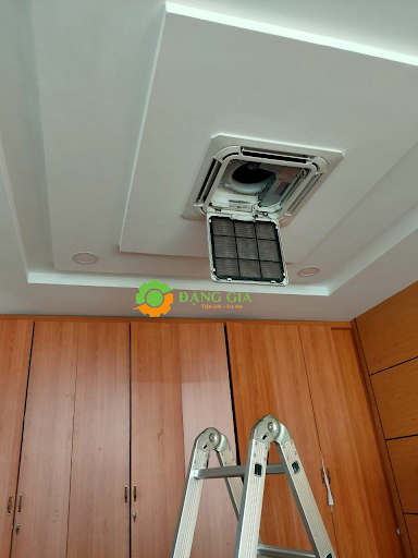 thợ sửa máy lạnh tại Hóc Môn